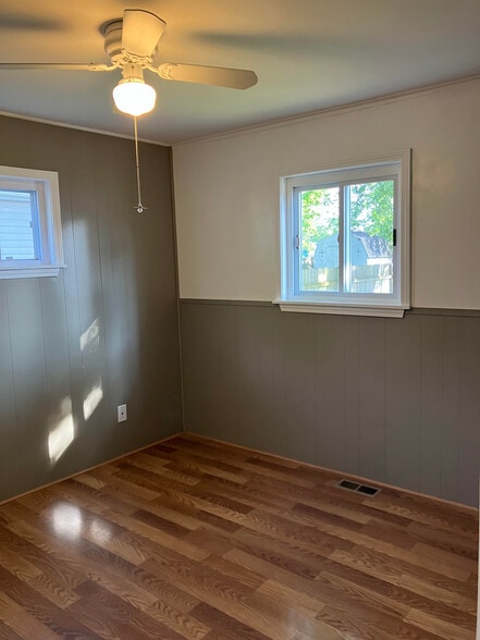 back bedroom accent wall - 1285 Commonwealth Ave