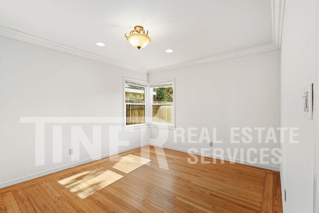 Building Photo - 2416 60th St