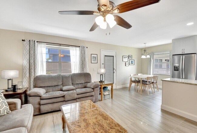 Building Photo - 413 Normandy Ln