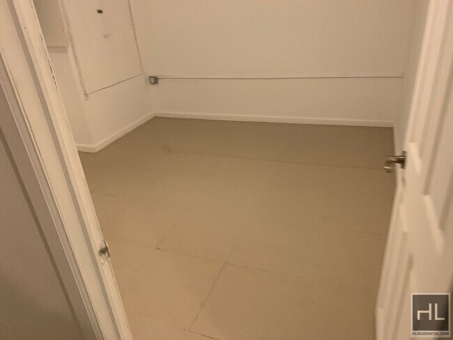 Building Photo - Great deal – 1 Bed 1 Bath – Lower Level - ...