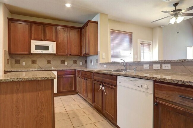 Building Photo - 13393 Mondovi Dr