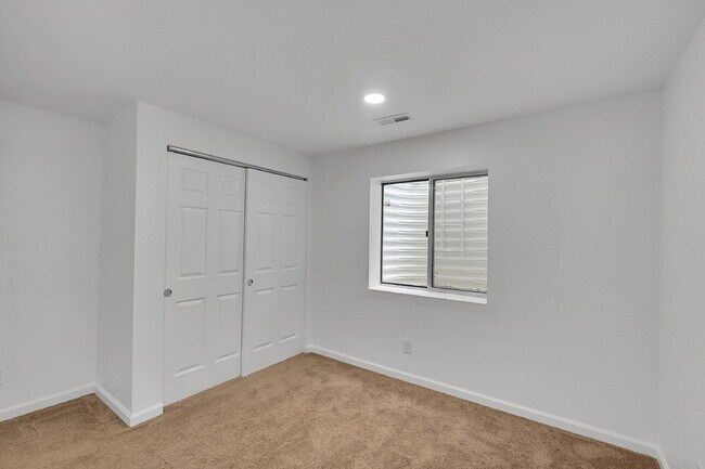 Building Photo - $3,495.00 - 5 Beds, 3.5 Baths, Single Fami...