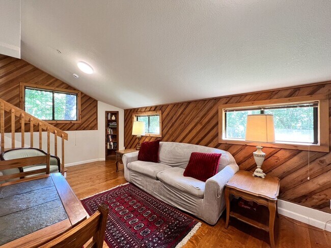 Building Photo - 3138 Browns Valley Rd