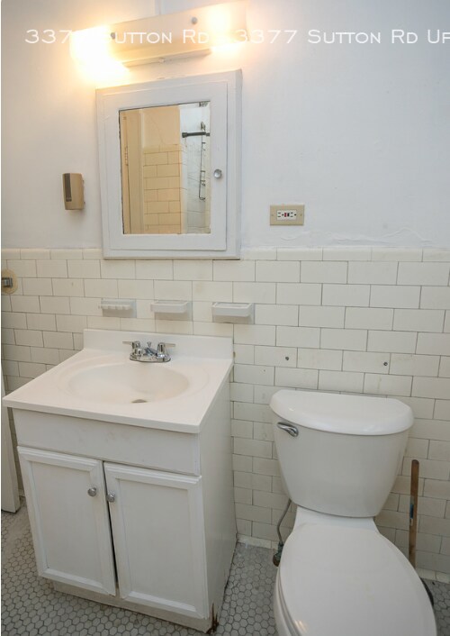 2nd floor bathroom - 3377 Sutton Rd