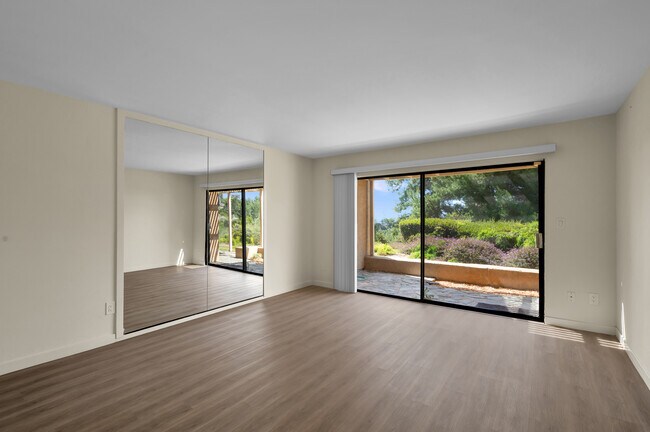 Building Photo - 2579 Caminito Muirfield