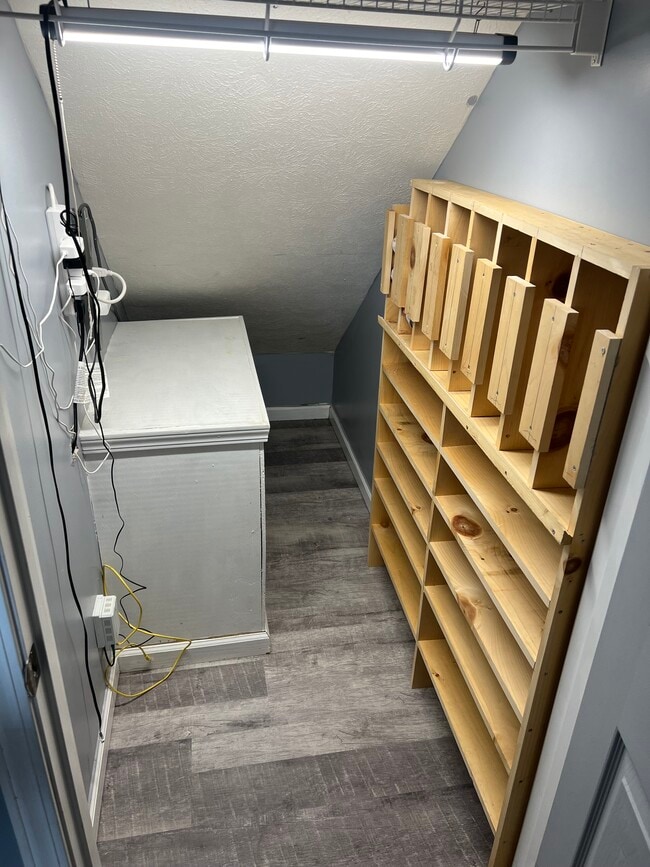 Building Photo - 1044 Cindy Jo Ct