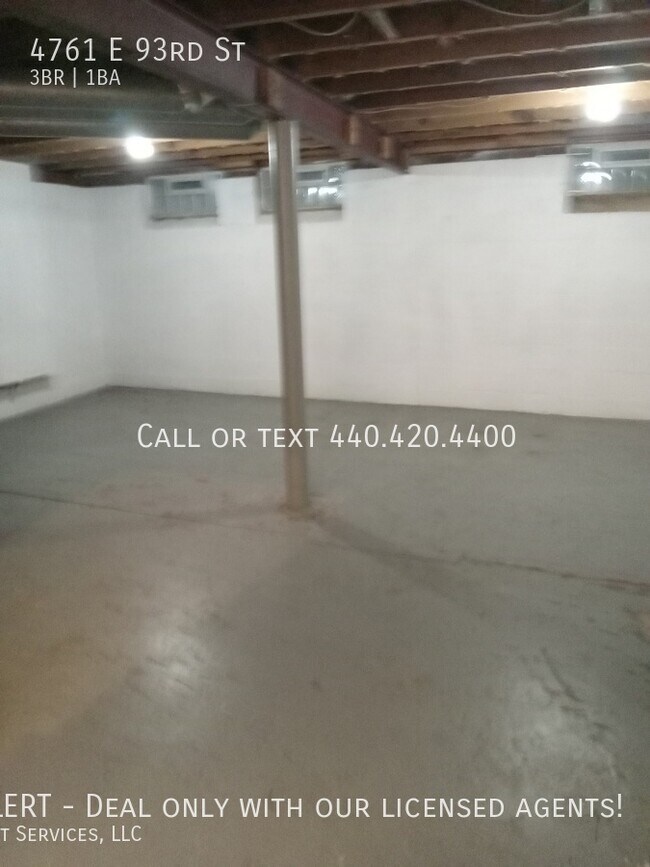 Building Photo - Renovated Cape Cod 3 bedroom 1 Bath