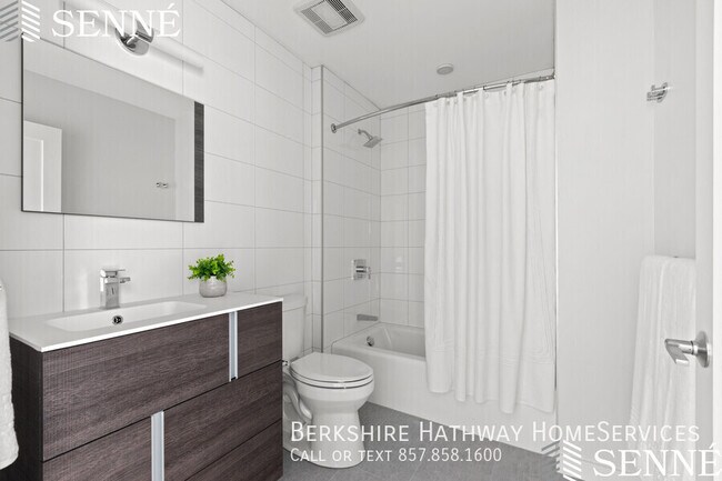 Building Photo - 27 Horace St