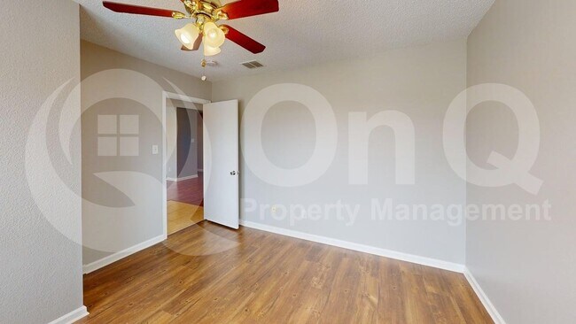 Building Photo - 1505 Stewart Dr