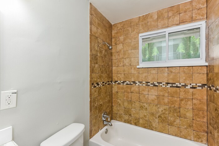 Building Photo - 2023 Akron Dr SE
