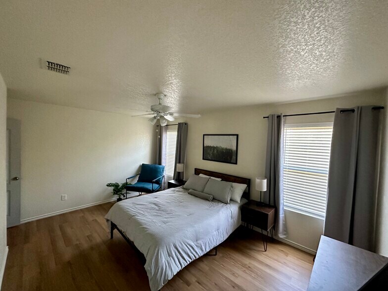 Building Photo - 5503 Harefield Dr