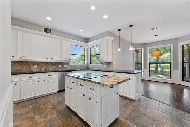 Building Photo - 41 Sweetleaf Ct