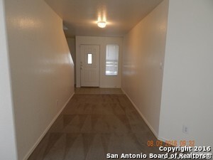 Building Photo - Over 3000 Sq ft 4 bedrooms 2.5 bath- Near ...