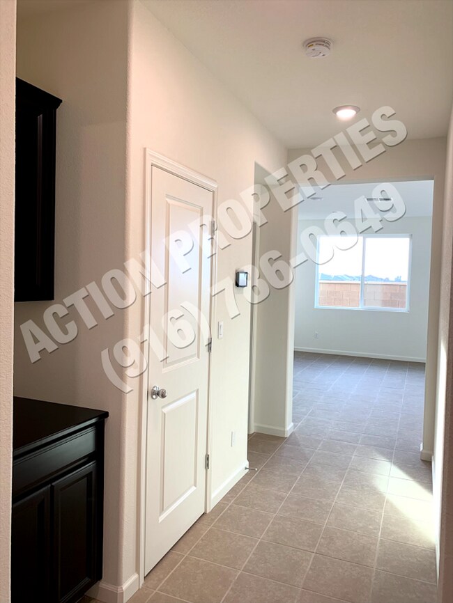 Building Photo - Rocklin Meritage Durango Subdivision - 2 Story 3 Bed, 2.5 bath - 1,833 sqft - NO HOA!