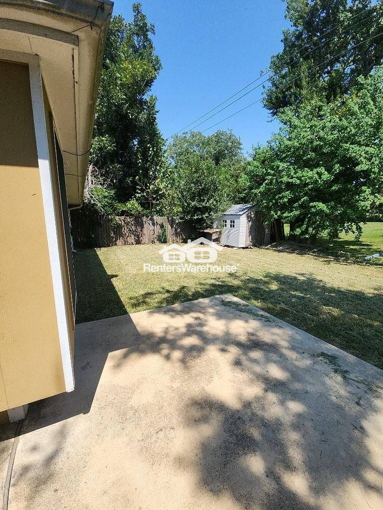 Building Photo - 3835 Brookwind Dr