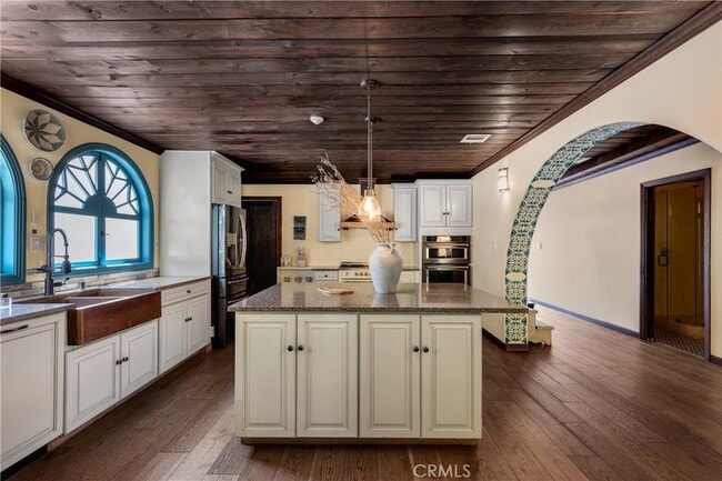 Building Photo - 3092 Laurel Canyon Blvd