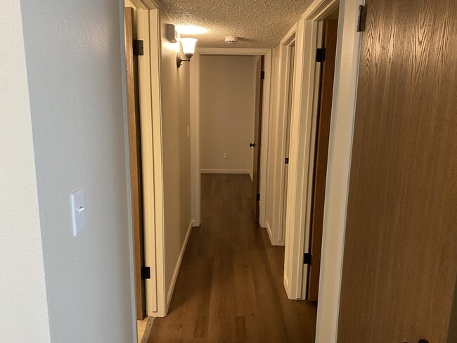 Building Photo - 1713 E Rumble Rd