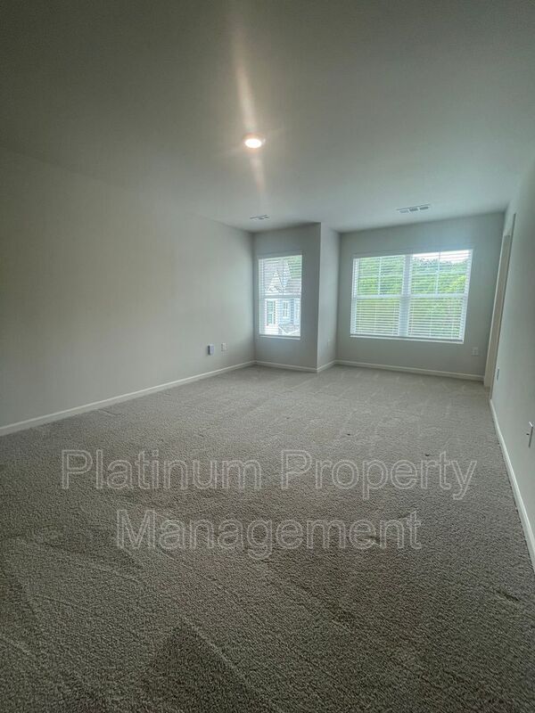 Building Photo - 551 Stoneybrook Dr