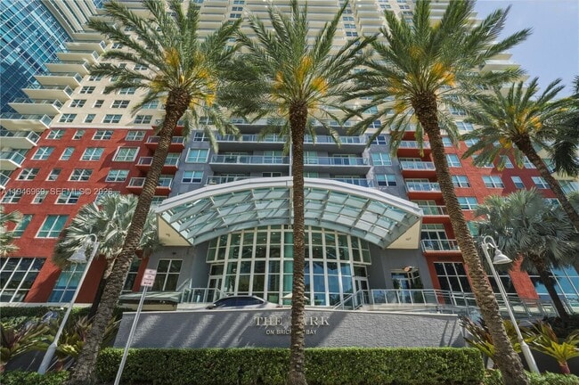 Building Photo - 1155 Brickell Bay Dr