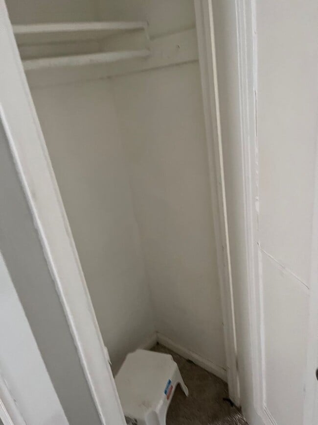 Building Photo - 3 bed/ 1 Bath