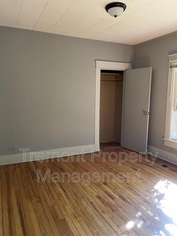 Building Photo - 3734 Seminary St