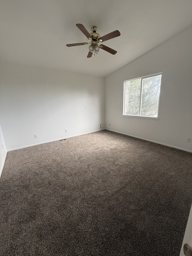 Building Photo - 7175 Leeside View