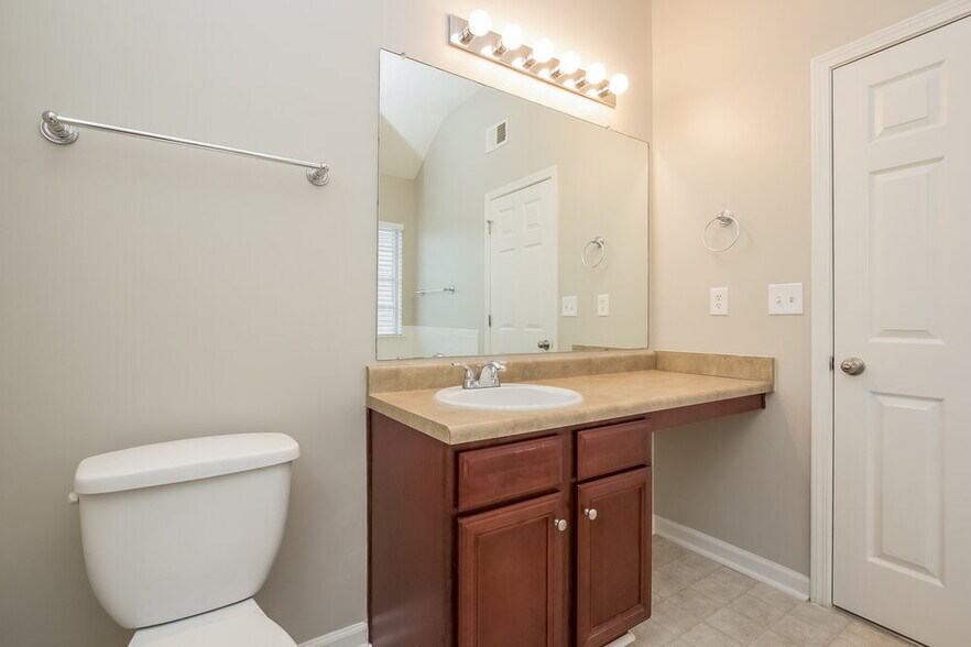 Building Photo - 2235 Corkscrew Way