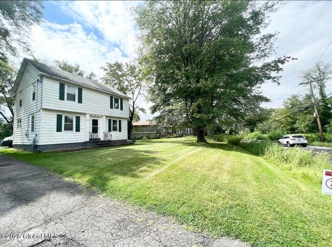 Primary Photo - 654 Feura Bush Rd