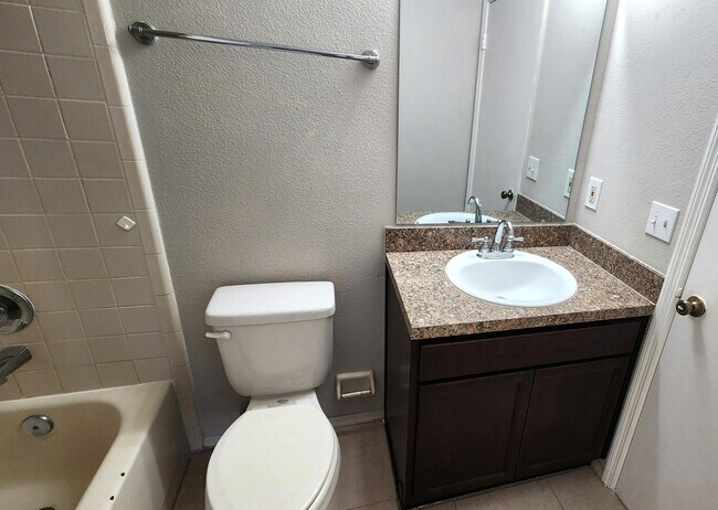Building Photo - 1164 Lucaya Cir