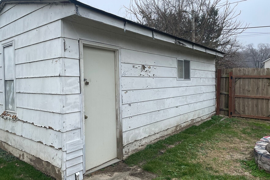 Building Photo - 106 N Long St