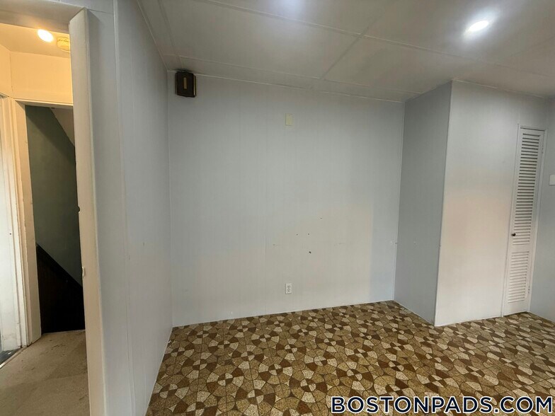 Building Photo - 95 Kidder Ave