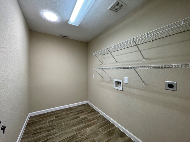 Building Photo - 6110 Moran Crest Dr