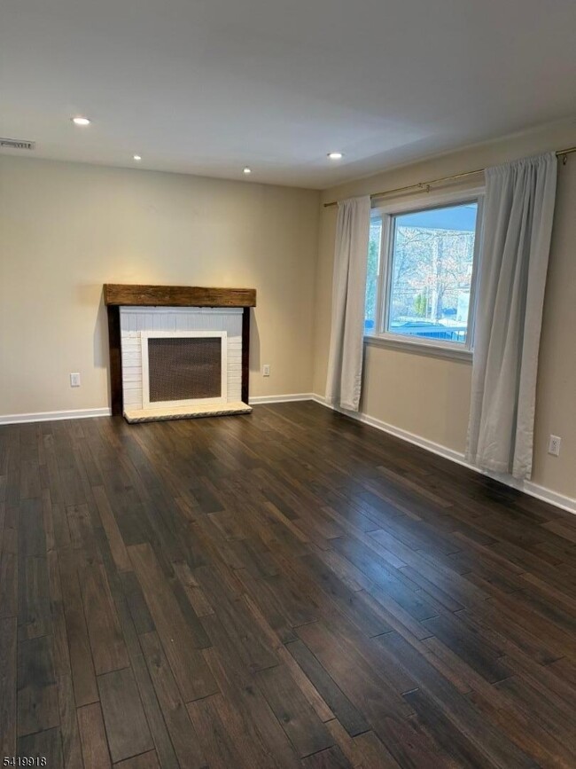 Building Photo - 12 Bellot Rd