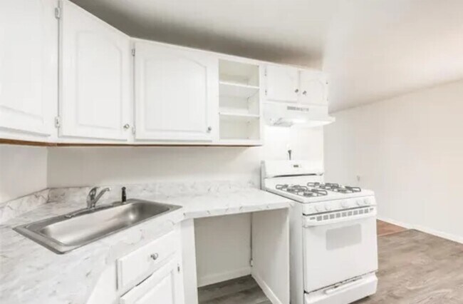 Building Photo - 6608 Georgianna Dr