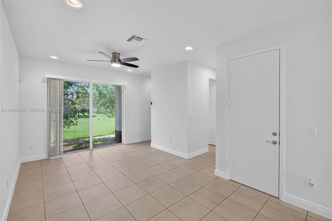 Building Photo - 7661 NW 88th Terrace