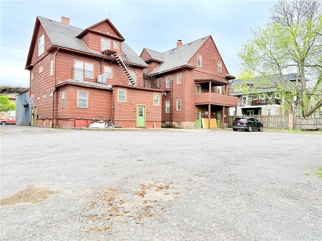 Building Photo - 936 Monroe Ave