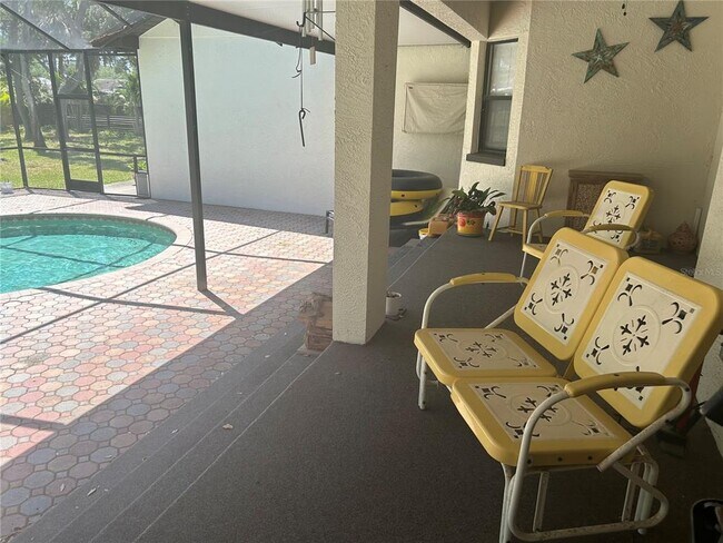 Building Photo - 9405 94th St N