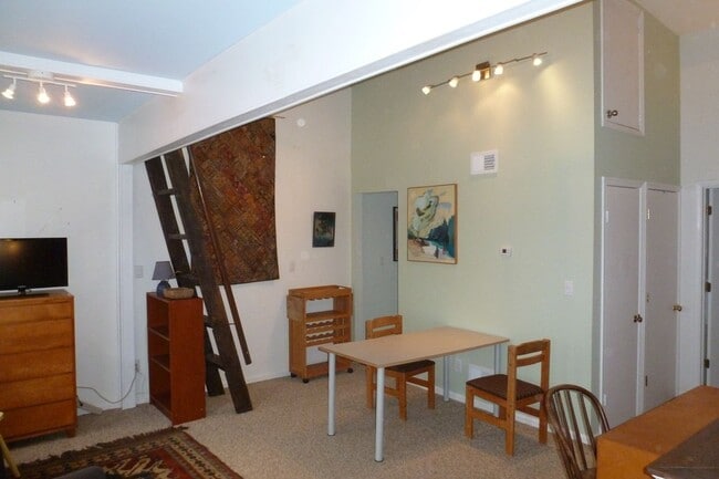 Towards Kitchen - 1113 C St SE