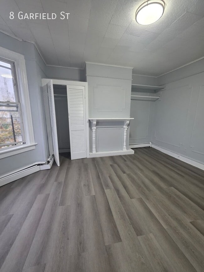 Building Photo - 8 Garfield St