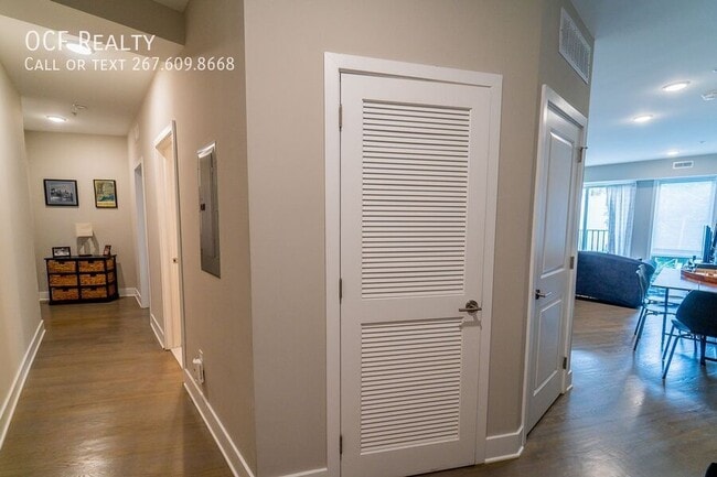 Building Photo - 1607 Catharine St