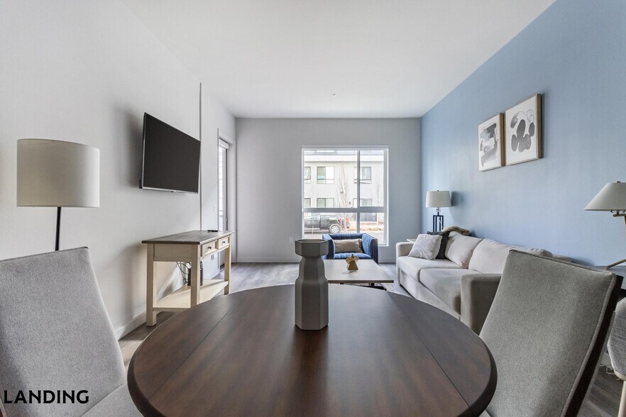 Building Photo - 2060 Experience Ave