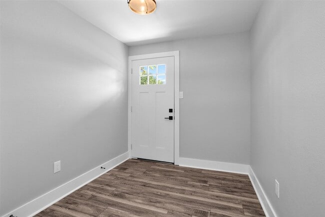 Building Photo - 101 April Point Pl