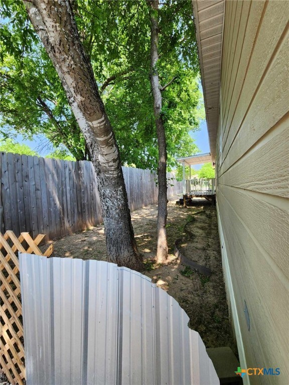 Building Photo - 922 Ashwood Dr