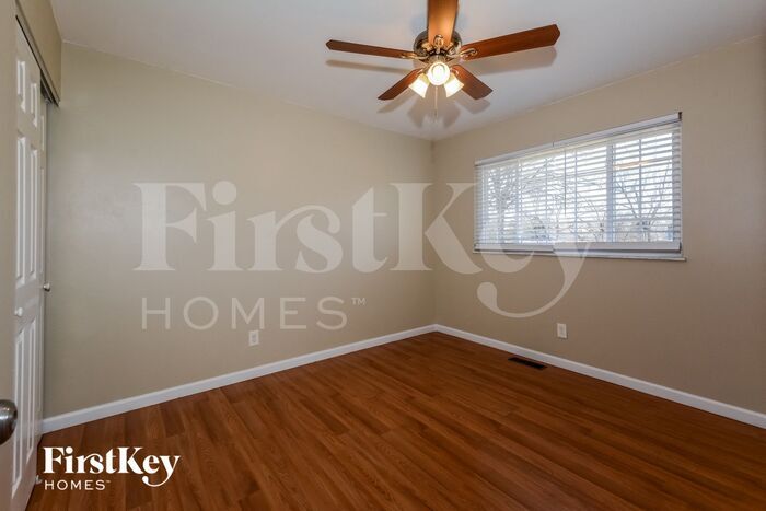 Building Photo - 802 Parkfield Terrace
