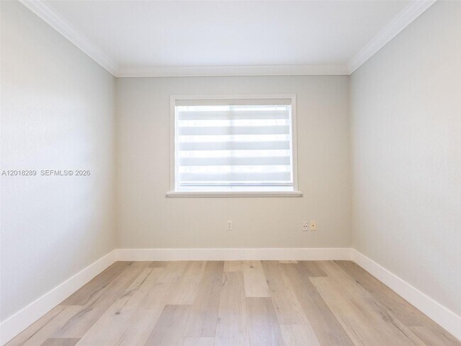 Building Photo - 16894 Crestview Ln