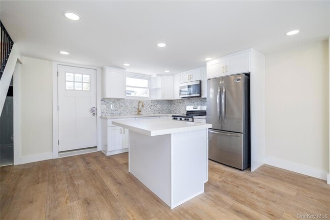 Building Photo - 237 Porterfield Pl