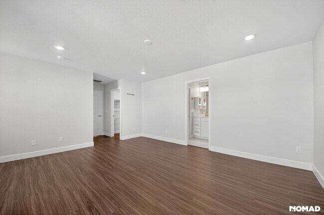 Building Photo - 9822 Rosalee Peak St