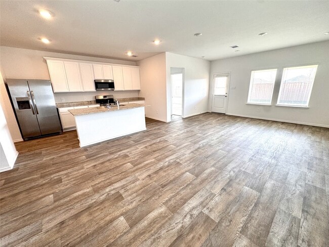 Building Photo - 30407 Carter Cv