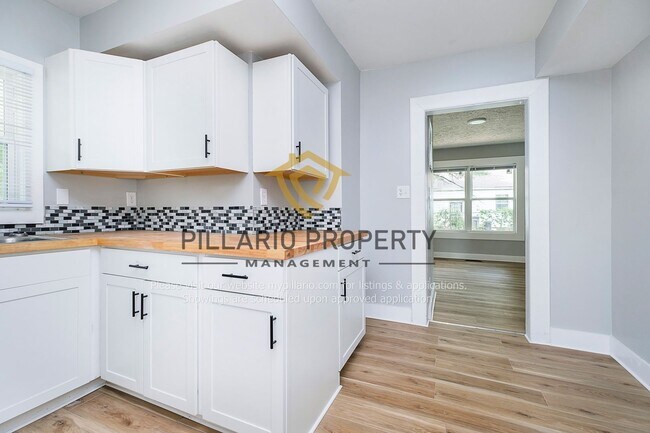 Building Photo - Cozy 3 Bedroom, 1 Bathroom Home Available ...