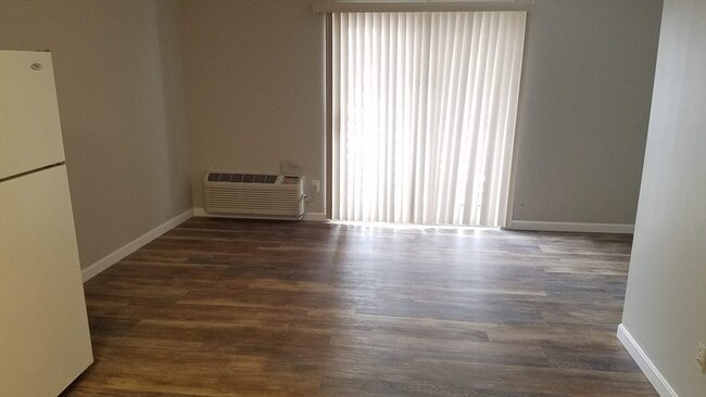 Building Photo - 40 Cochituate Rd